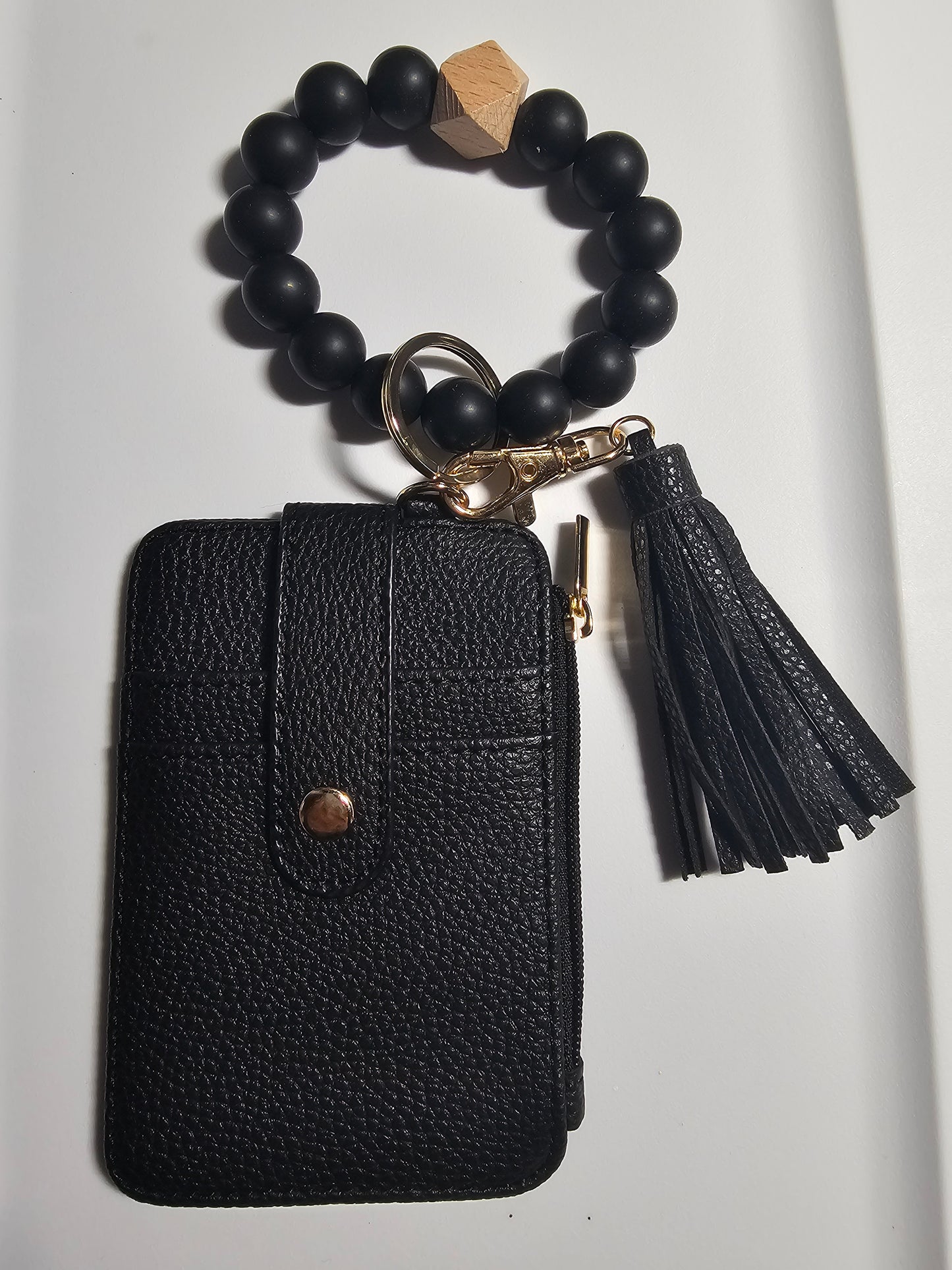 Beaded wrist wallet with zipper pouch